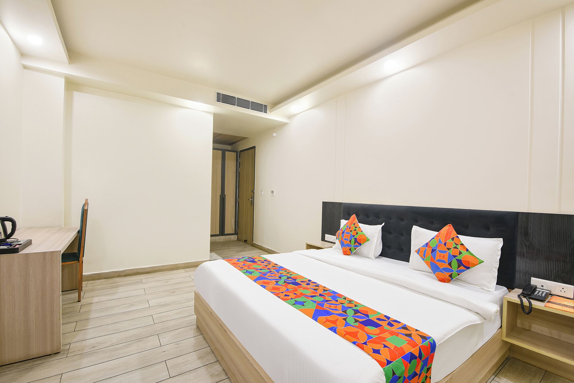 Premium Room | Egyptian cotton sheets, premium bedding, in-room safe, desk