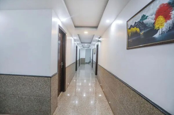 Fabhotel Unique Stay - Faridabad