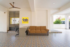 Reception - Fabhotel V Inn Rooms (Chennai)