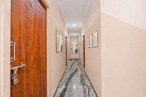 Lobby - Fabhotel Whites Inn Vandalur (Chengalpattu)