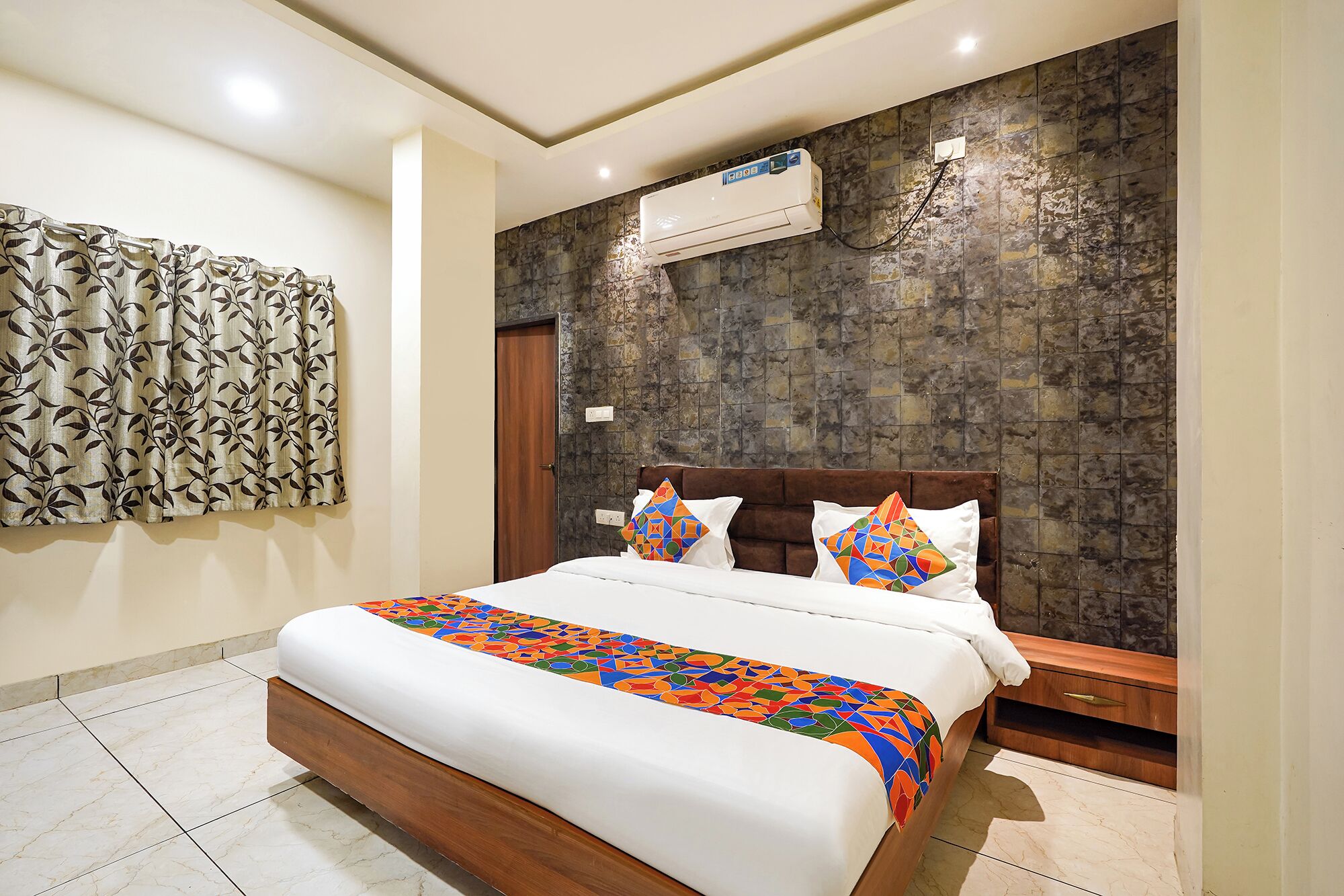 Deluxe Room | Egyptian cotton sheets, premium bedding, in-room safe, desk