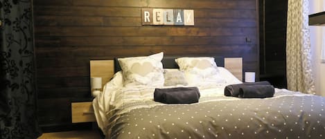 2 chambres, fer et planche Ă repasser, Wi-Fi, draps fournis