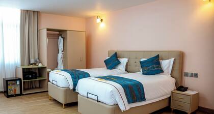 Play Hotel