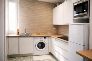 Căn hộ tiện nghi đơn giản | Bếp riêng