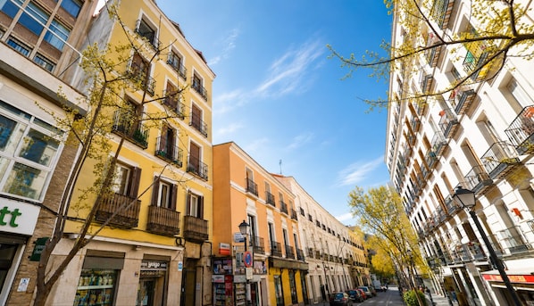 Front of property - Latina I (Madrid)