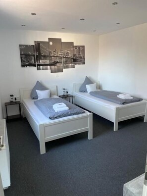 Apartment, Non Smoking, Kitchen | Iron/ironing board, free WiFi
