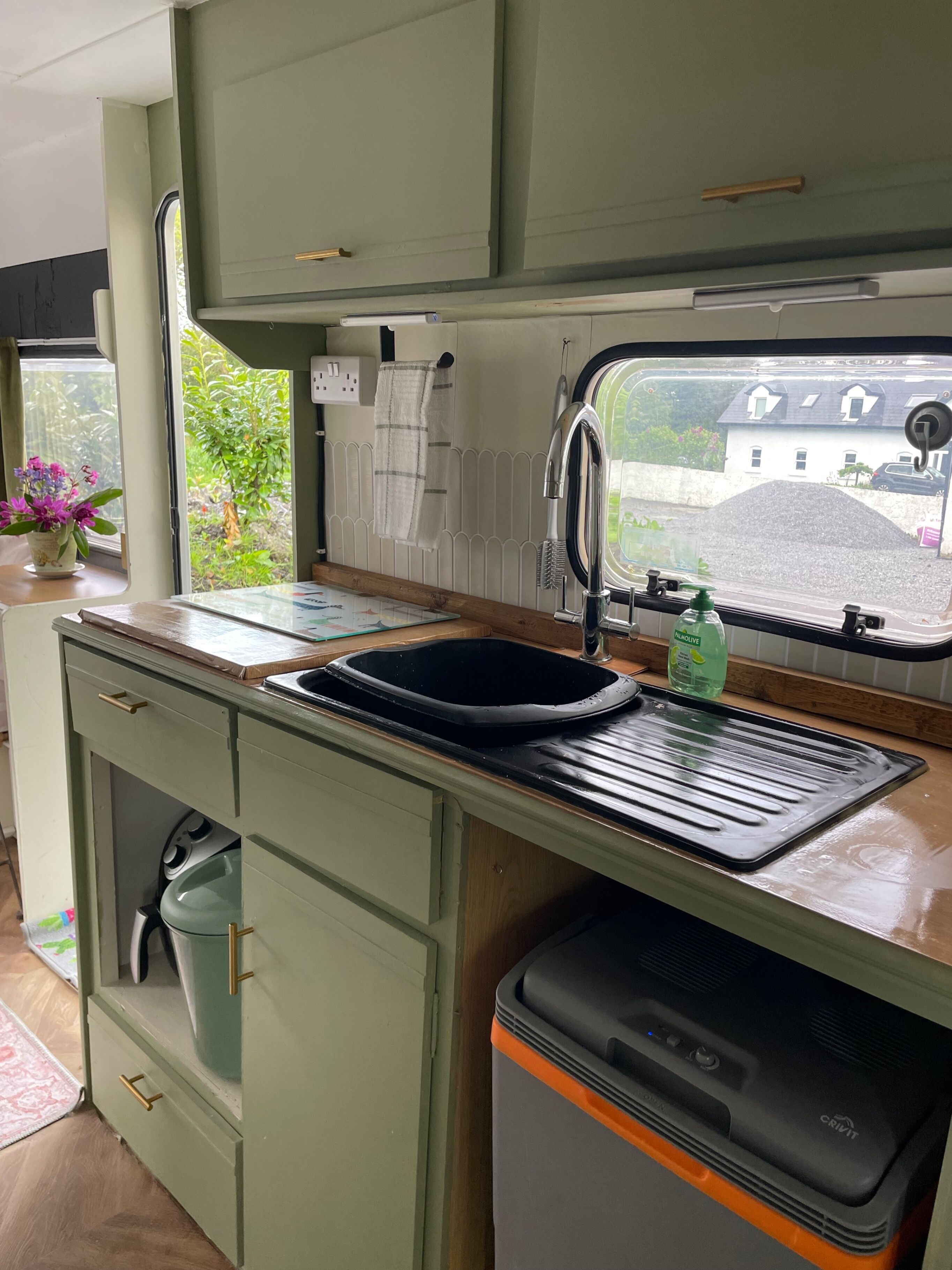 Fridge, stovetop, electric kettle, toaster
