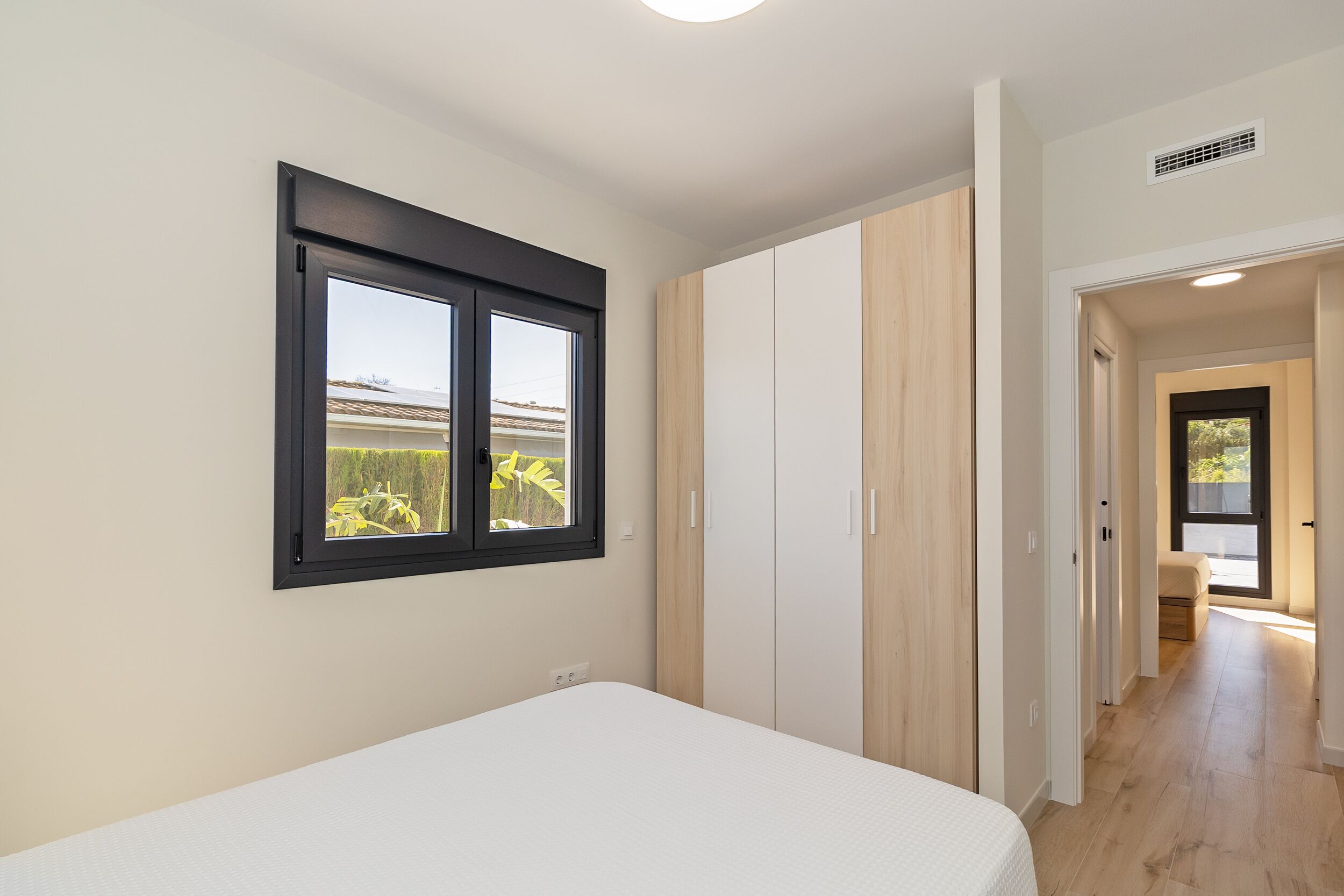 4 bedrooms, free WiFi, bed sheets, wheelchair access