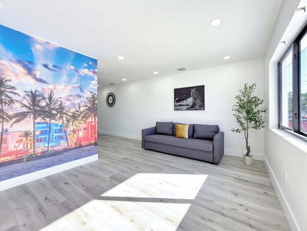 Interior - Gorgeous 2-bedroom house with AC in vibrant Miami (Miami)