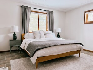 1 slaapkamer, een strijkplank/strijkijzer, wifi, beddengoed