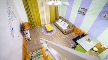Classic Suite, Balcony, Mountain View | Living area