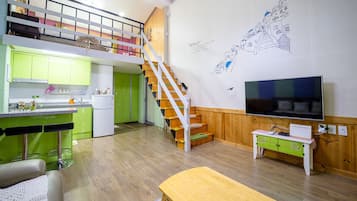Classic Suite, Balcony, Mountain View | Interior