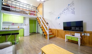 Classic Suite, Balcony, Mountain View | Interior