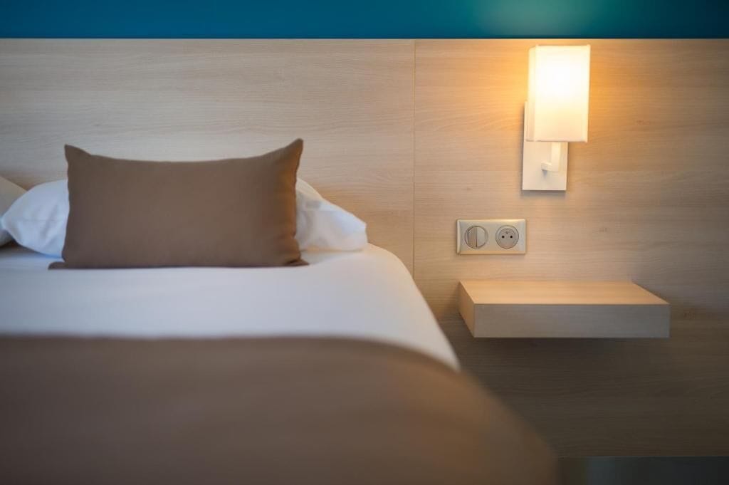 Comfort Double Room, Garden View | Desk, laptop workspace, soundproofing, WiFi (free)