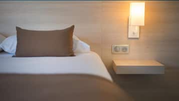 Comfort Double Room, Garden View | Desk, laptop workspace, soundproofing, WiFi (free)