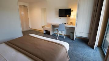 Comfort Double Room, Garden View | Desk, laptop workspace, soundproofing, free WiFi