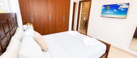 3 bedrooms, iron/ironing board, WiFi, bed sheets