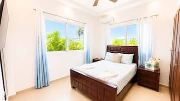 3 bedrooms, iron/ironing board, WiFi, bed sheets
