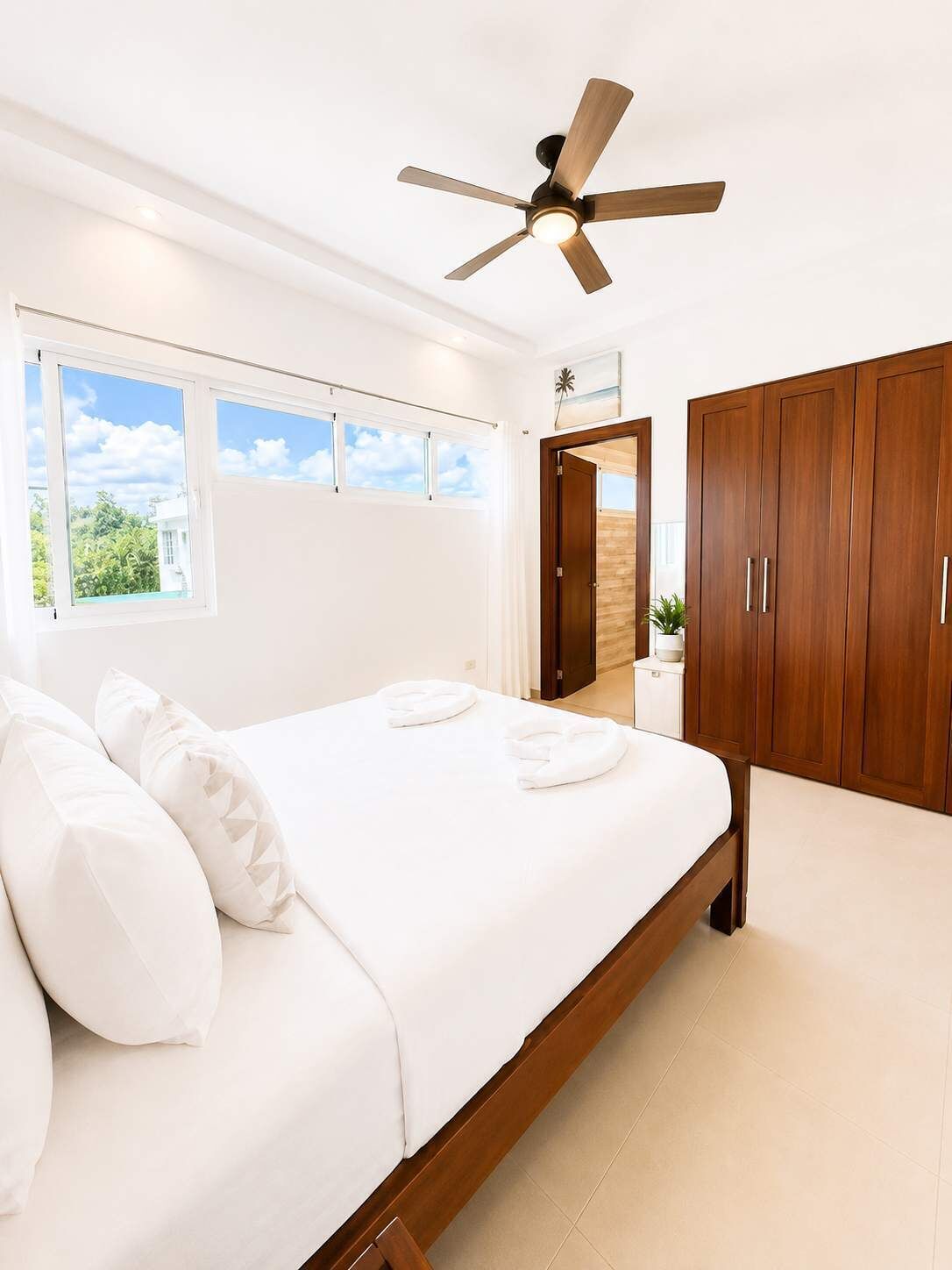 3 bedrooms, iron/ironing board, WiFi, bed sheets