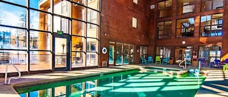 Inomhuspool och uppvärmd pool