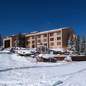 Exterior - Swimming Pool, Views, Studio suite in beautiful Brian Head, Utah (Brian Head)