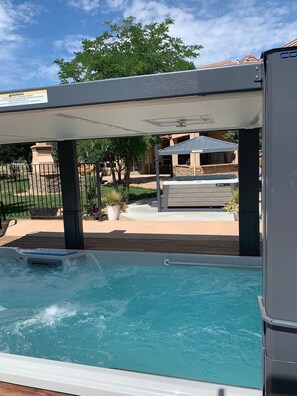 Terrace/patio - Resort Style Family Fun with Guest House (Brighton)