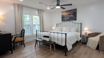 3 habitaciones, tabla de planchar con plancha, wifi y ropa de cama