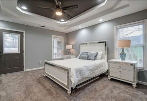3 bedrooms, iron/ironing board, WiFi, bed sheets