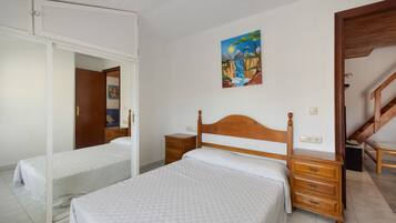 2 bedrooms, WiFi, bed sheets