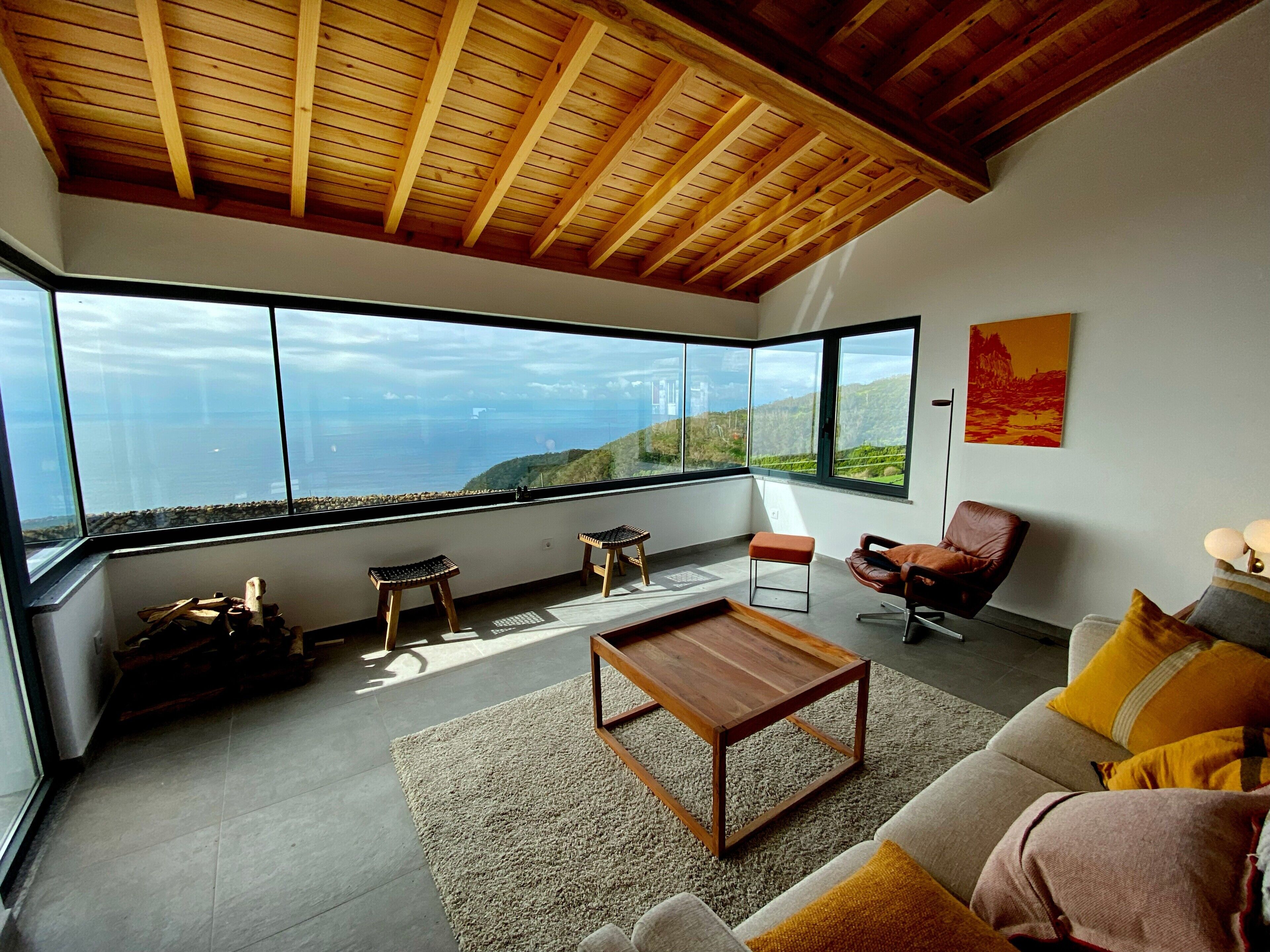 TV, fireplace. Casa da Vista Mar: Sea View, Wi-Fi, and Air Conditioning in Angra do Heroísmo