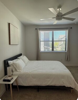 2 slaapkamers, een strijkplank/strijkijzer, wifi, beddengoed