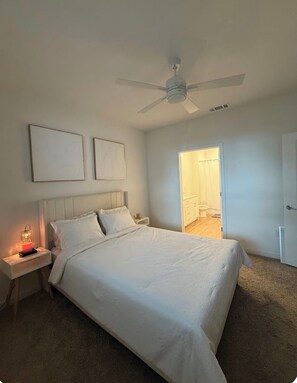 2 habitaciones, tabla de planchar con plancha, wifi y ropa de cama 