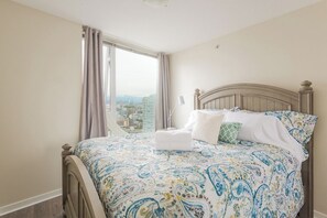 Unclassified image, 3 of 28, button - Spacious 2-bedroom apartment in gorgeous Vancouver with AC and gym (Vancouver)