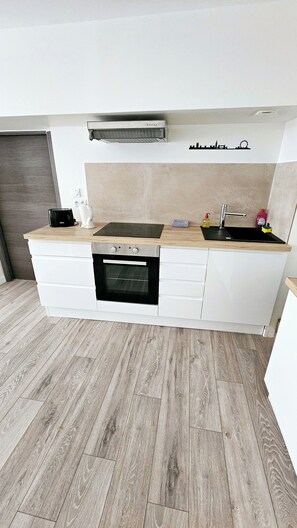 Private kitchen - Nice apartment T2 50m² quiet, PMR access, near downtown (Toul)