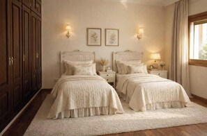 5 bedrooms, iron/ironing board, WiFi, bed sheets - Luxury beachfront villa in Marbella (Marbella)