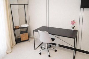 Habitación estándar doble, vistas a la ciudad | Interior
