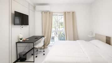 Standard-Doppelzimmer, Stadtblick | Schreibtisch, laptopgeeigneter Arbeitsplatz, kostenloses WLAN
