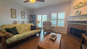 TV - Waterfront Townhome for Boating and Windsurfing (7 night minimum) (Corpus Christi)