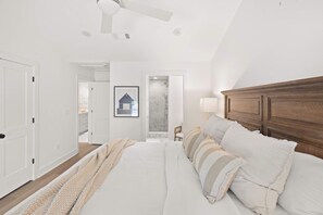 Iron/ironing board, WiFi, bed sheets - Sip & Stay | Quick Walk to Square & Campus (Oxford)
