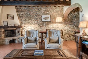 TV, fireplace - Villa with Guesthouse: Private Pool, Air Conditioning, 13 Bedrooms for up to 30 Guests (Montespertoli)