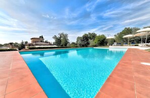 Pool - Villa with Guesthouse: Private Pool, Air Conditioning, 13 Bedrooms for up to 30 Guests (Montespertoli)