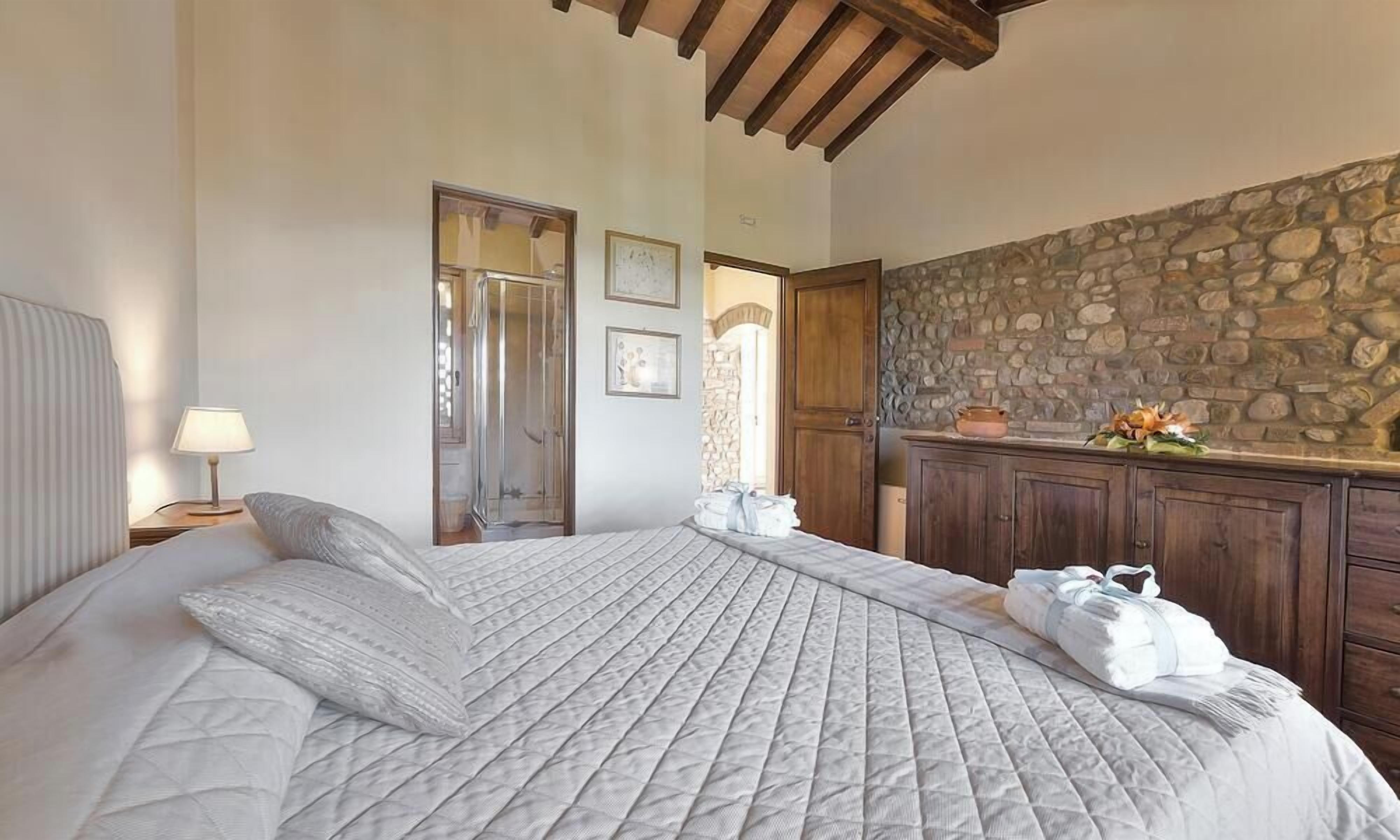 13 Schlafzimmer, Bügeleisen/Bügelbrett, WLAN, Bettwäsche