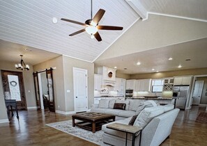 Living area - Beautiful home in a safe, highly desired neighborhood, 1.5 acres in Bastrop, TX (Cedar Creek)