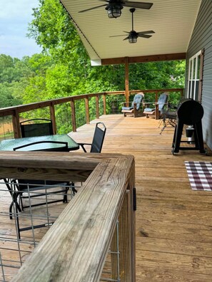 Outdoor dining - Ken's Place (Gallipolis)