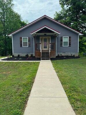 Exterior - Ken's Place (Gallipolis)