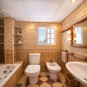 Classic Apartment | Bathroom - Las Setas (Seville)