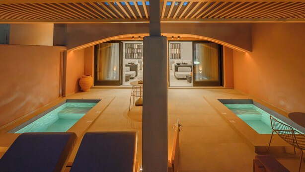Deluxe Suite with Sunrise View and Hot Tub | Teres/patio