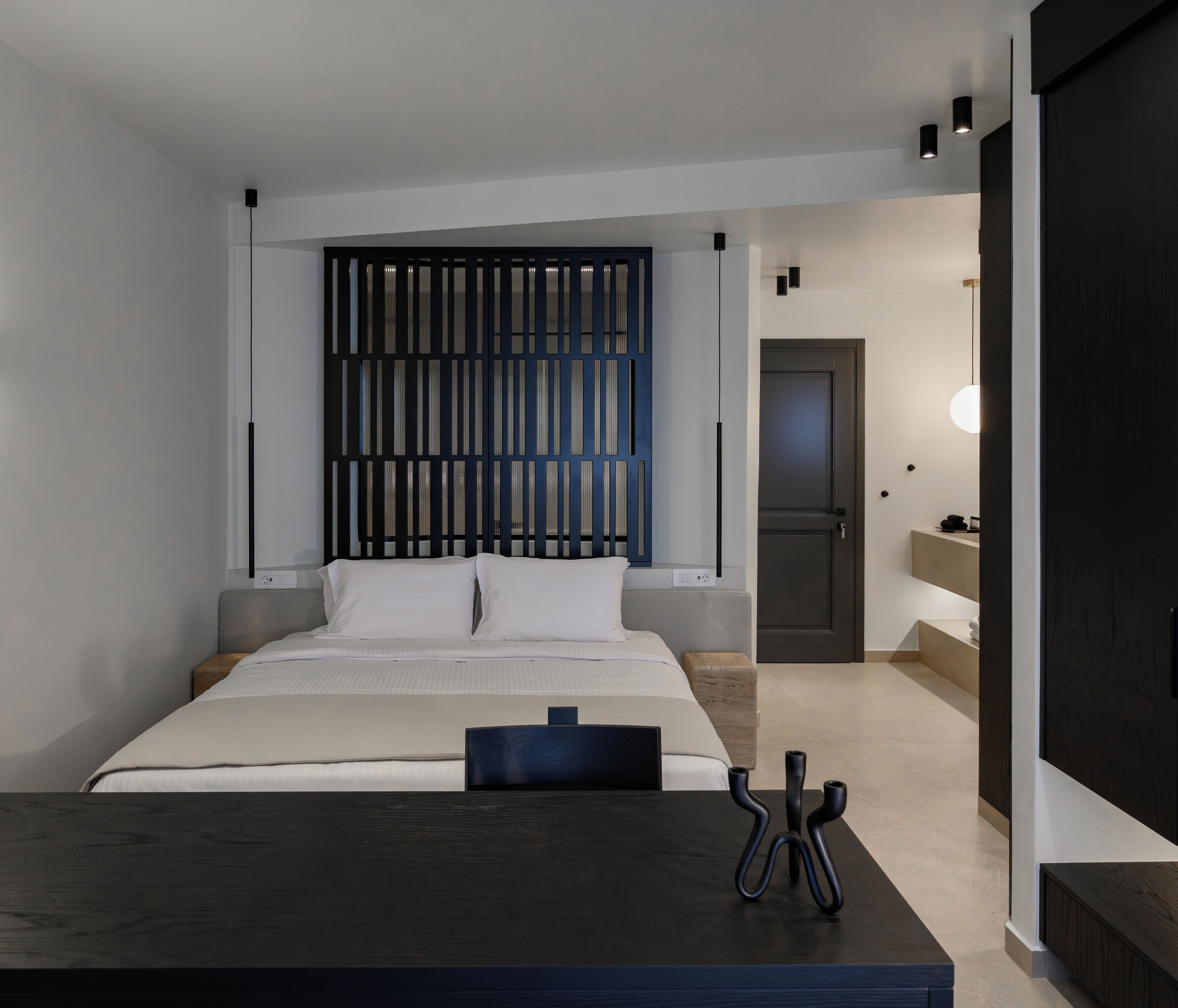 Deluxe suite | Een kluis op de kamer, geluiddichte muren, een strijkplank/strijkijzer