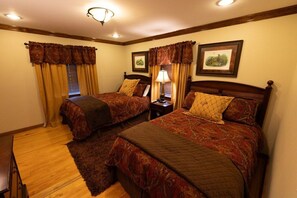 4 habitaciones, tabla de planchar con plancha, wifi y ropa de cama 