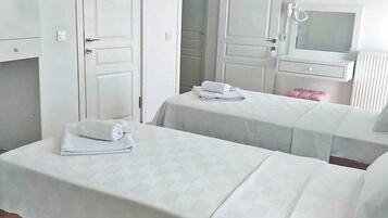 Standard Room, Balcony | Free WiFi